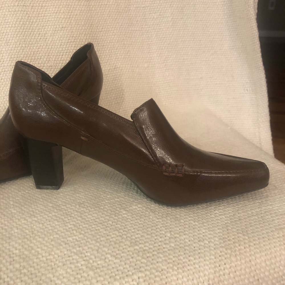 Stunning Franco Sarto brown pump. Size 8